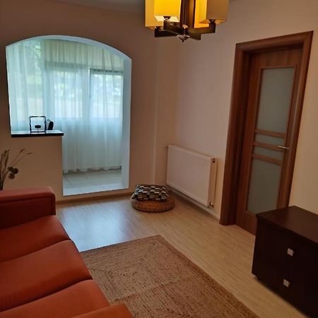 Chic Apartment Pitesti Ngoại thất bức ảnh