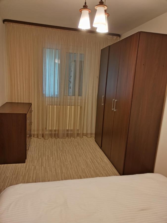 Chic Apartment Pitesti Ngoại thất bức ảnh